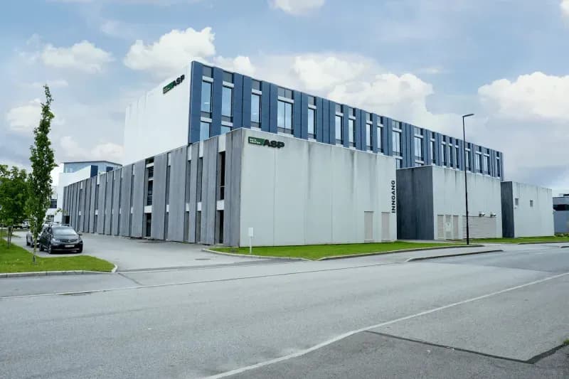 Exterior of the Kanalveien 11 data center building